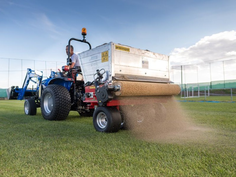 Grass Field Top Dressing - Web