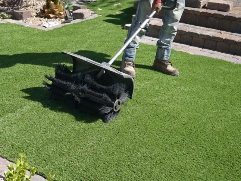 Synthetic Grass Power Brushing - Web